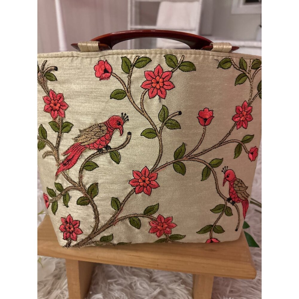 Embroidered Silk Handbag With Bird & Floral Design Wooden Handles Zippered Compa - Picture 12 of 15